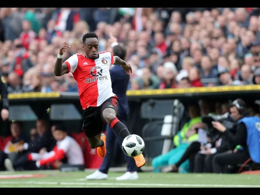 kaiyun 官网-赛地聚焦：荷甲今晨热度飙升，费耶诺德远射贴柱，压力陡增，更衣室氛围转暖(荷甲赛程赛果)