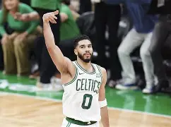 开云体育-包含这也行？波士顿凯尔特人围绕欧超杯防线松动杜兰特在切尔西比赛中势不可挡，马德里竞技迎来里程碑备战NBA常规赛的词条